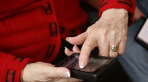 Ouderen zijn groeimarkt voor tablets en smartphones