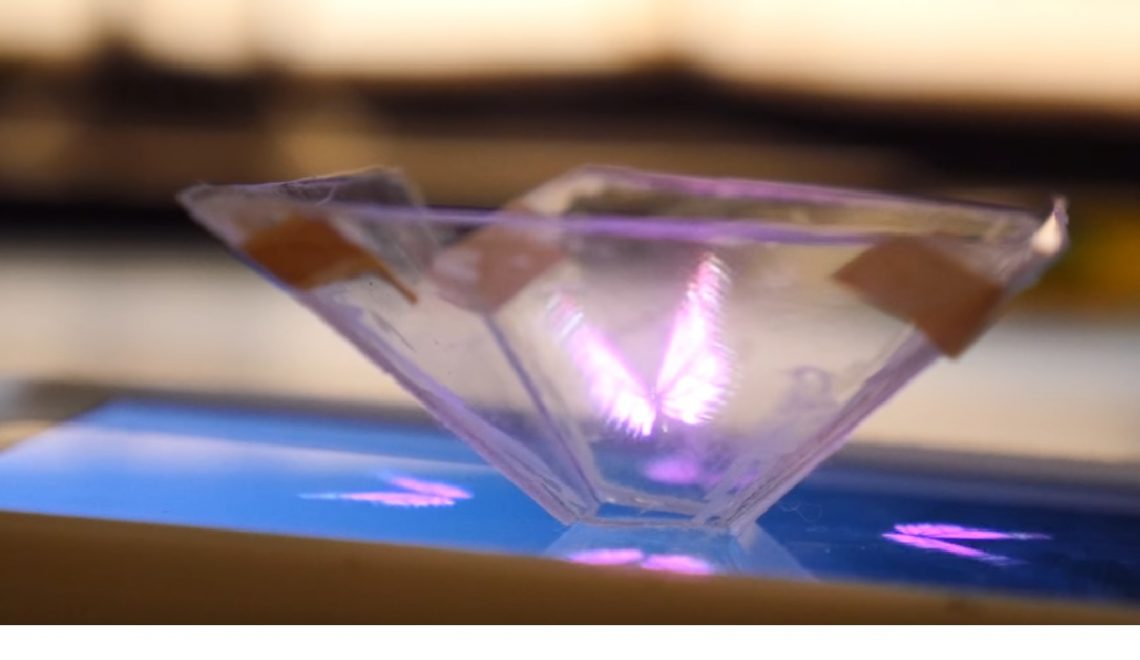 Maak je eigen 3D hologram projector met je smartphone. Instructievideo.